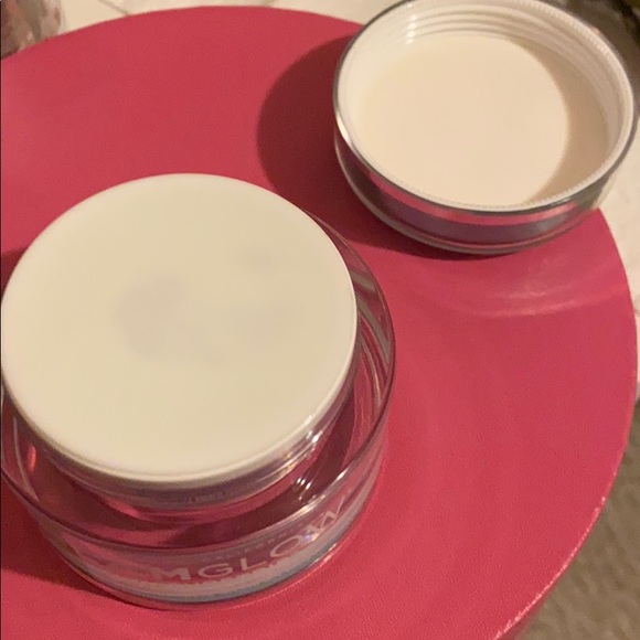 NWOB GlamGlow MoistureTrip - Picture 3 of 4